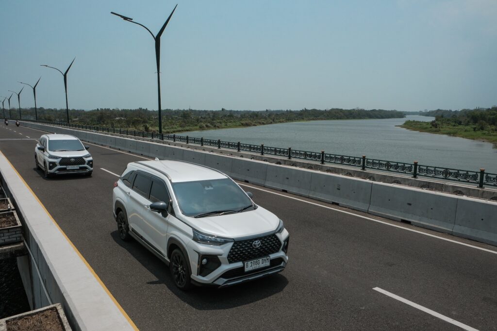 Insentif Hybrid Datang Lebih Dulu, Selisih Harga dengan Mobil Listrik Bisa Menyempit