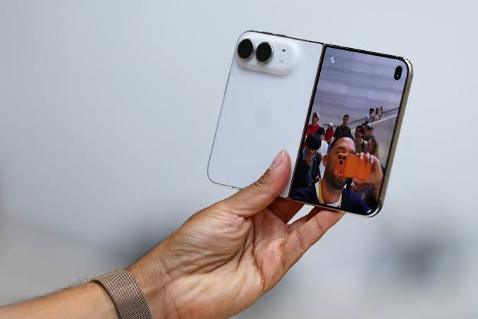 Paling Mudah Diperbaiki, iPhone Duo Tersandung Biaya Layar Rp17,9 Juta
