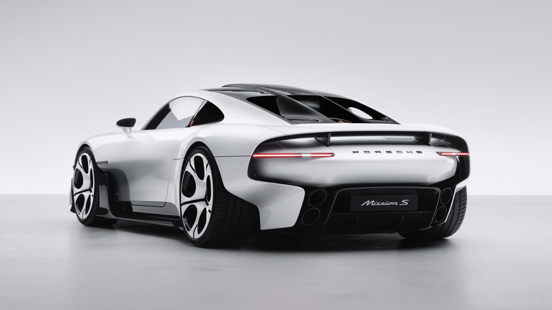 Porsche Mission S dilihat dari belakang tiga perempat